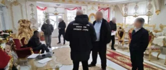 Ford Mustang і Mercedes за мільйони: депутата Берегівської райради підозрюють у брехні в декларації