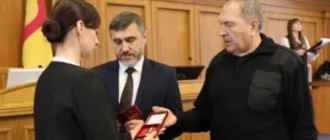 На Кіровоградщині родини загиблих поліцейських отримали обласні відзнаки