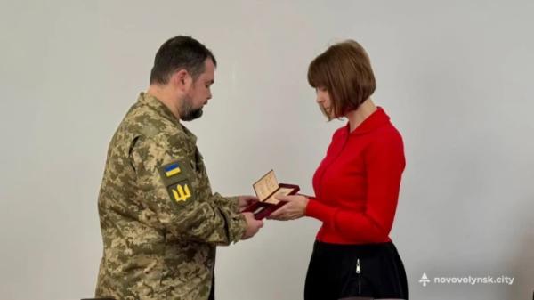Полеглому воїну з Нововолинської громади присвоїли відзнаку «За мужність»3