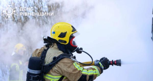 Пожежі на Рівненщині: за добу рятувальники ліквідували чотири загоряння у приватному секторі