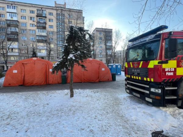 Рятувальники Рівненщини організували два Пункти незламності в Києві для підтримки місцевих мешканців1