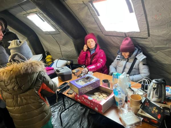 Рятувальники Рівненщини організували два Пункти незламності в Києві для підтримки місцевих мешканців4