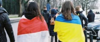 Робота – обов'язкова умова: Польща «ущільнює» систему допомоги біженцям з України