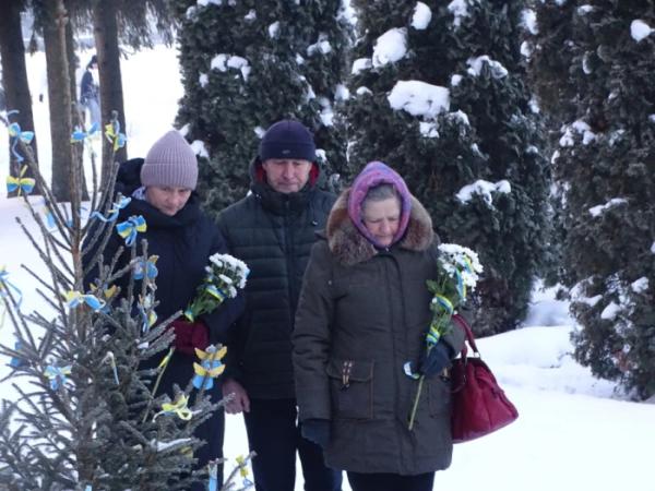 У День Соборності України у Турійську вшанували полеглих захисників9