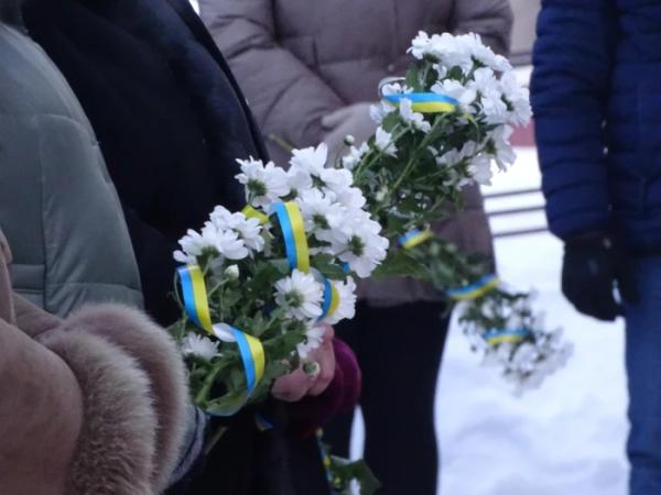 У День Соборності України у Турійську вшанували полеглих захисників6
