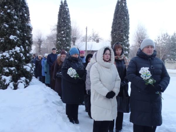 У День Соборності України у Турійську вшанували полеглих захисників8
