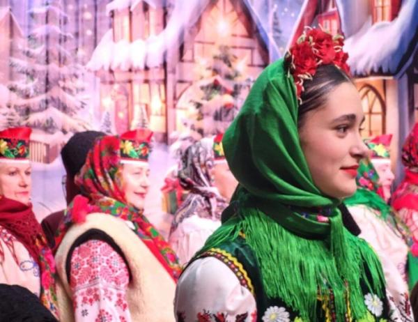 У Ковелі колядував народний аматорський ансамбль пісні і танцю «Лісова пісня»18