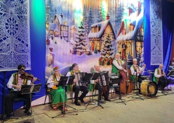 У Ковелі колядував народний аматорський ансамбль пісні і танцю «Лісова пісня»9