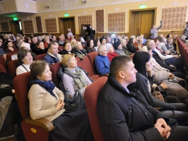 У Ковелі колядував народний аматорський ансамбль пісні і танцю «Лісова пісня»7