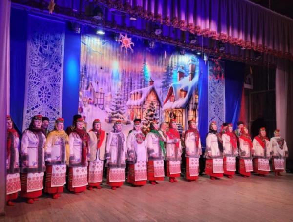 У Ковелі колядував народний аматорський ансамбль пісні і танцю «Лісова пісня»11