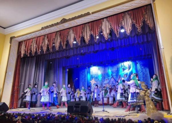 У Ковелі колядував народний аматорський ансамбль пісні і танцю «Лісова пісня»3