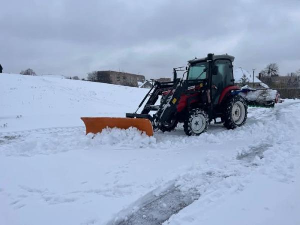 У Ковелі комунальники під час снігопаду працювали у посиленому режимі4