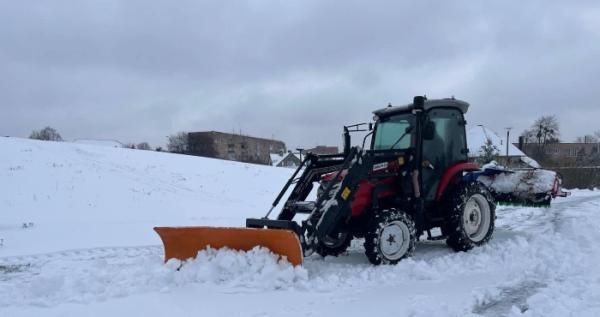 У Ковелі комунальники під час снігопаду працювали у посиленому режимі
