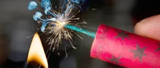 У Луцьку молодик посеред ночі кидав петарди з вікна багатоповерхівки