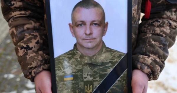 У Луцьку в останню дорогу провели захисника України Вадима Кравчука У Луцьку в останню дорогу провели захисника України Вадима Кравчука