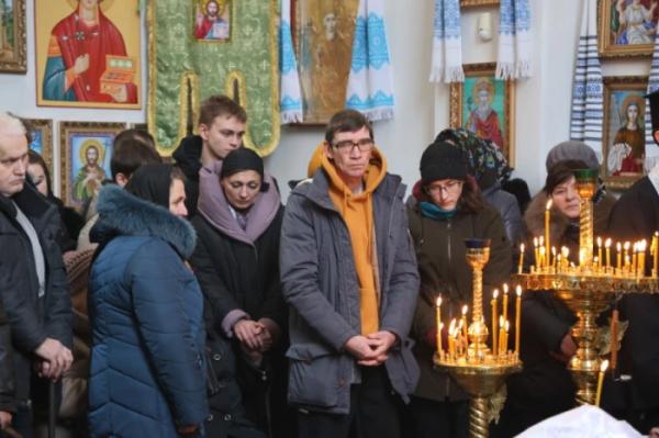 У Луцьку в останню дорогу провели захисника України Вадима Кравчука21