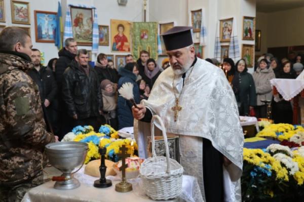 У Луцьку в останню дорогу провели захисника України Вадима Кравчука17