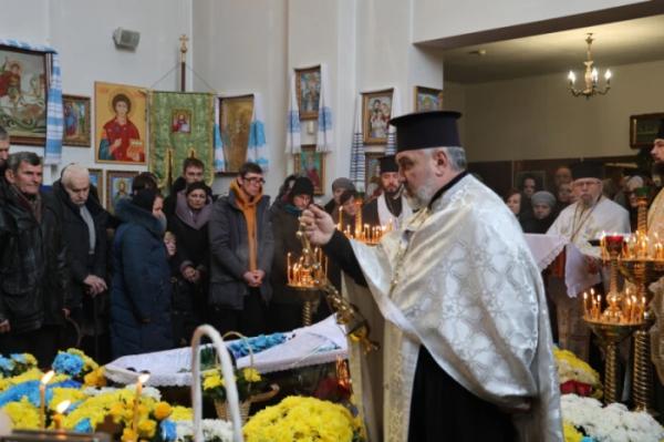 У Луцьку в останню дорогу провели захисника України Вадима Кравчука23