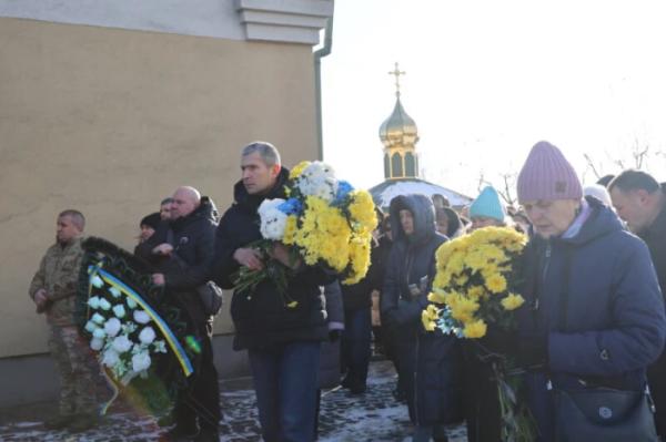 У Луцьку в останню дорогу провели захисника України Вадима Кравчука3