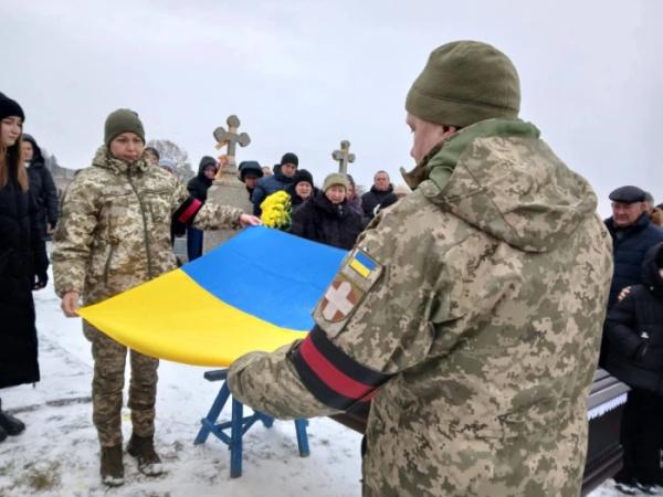 У Турійську попрощалися із захисником Олександр Євтушком44