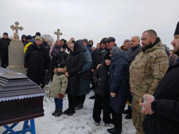 У Турійську попрощалися із захисником Олександр Євтушком45