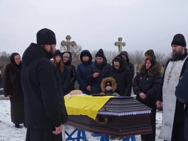 У Турійську попрощалися із захисником Олександр Євтушком33