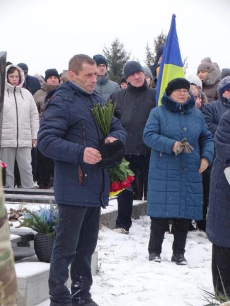 У Турійську попрощалися із захисником Олександр Євтушком38