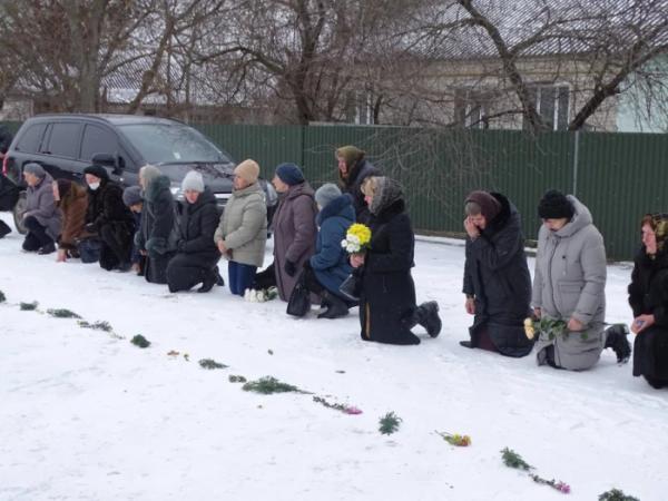 У Турійську попрощалися із захисником Олександр Євтушком6