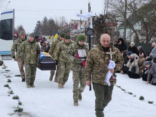 У Турійську попрощалися із захисником Олександр Євтушком5