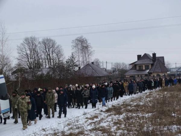 У Турійську попрощалися із захисником Олександр Євтушком28