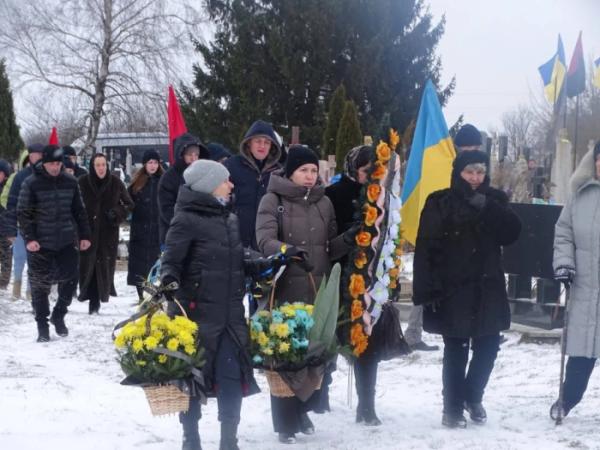 У Турійську попрощалися із захисником Олександр Євтушком32