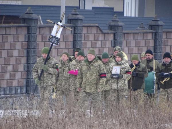 У Турійську попрощалися із захисником Олександр Євтушком27