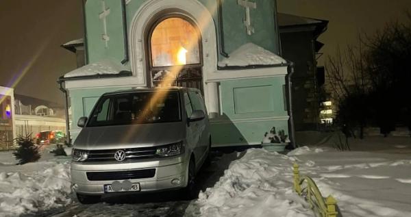 У Володимирі невідомі вночі навідались до каплички Всіх святих землі Волинської