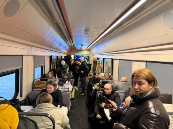 Укрзалізниця розгорнула перший пункт незламності у польському Холмі2