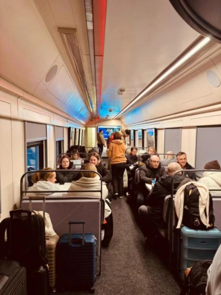 Укрзалізниця розгорнула перший пункт незламності у польському Холмі4