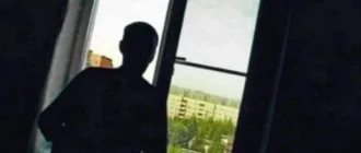 В Ужгороді підліток випав з вікна багатоповерхівки: поліція розслідує обставини загибелі