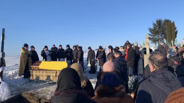 Берестечківська громада провела в останню дорогу захисника Ігоря Рижука6