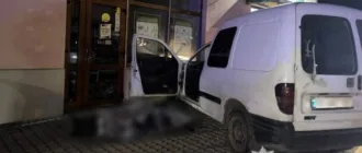 Поліція розслідує обставини смерті чоловіка в Ужгороді, який помер за кермом автомобіля