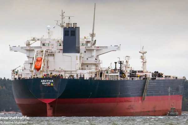 Порушення ембарго на імпорт російської сирої нафти з Балтійського моря до ЄС у листопаді 2025 року (база даних)0