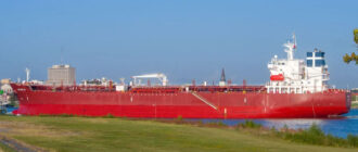 Російські нафтопродукти з Балтики до країн ЄС, США та до рейдових перевалок за листопад 2025 року